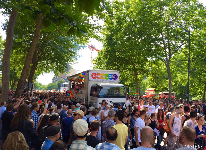 Gay Pride Paris - Paris Onur Yürüyüşü - Marche des Fiértés Paris Pariste.Net